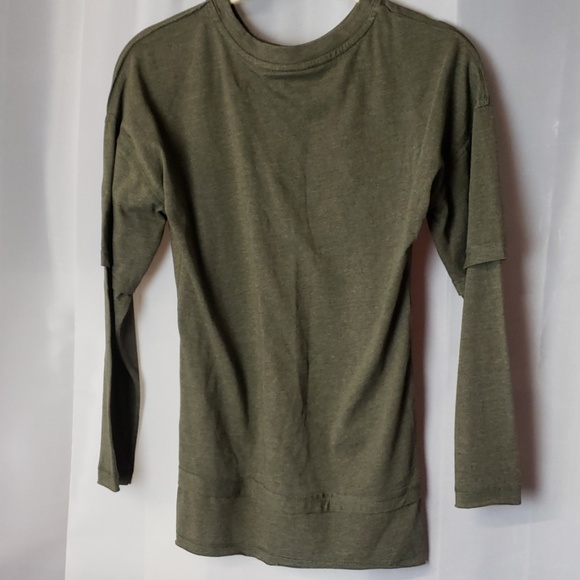 Med 8/10 art class nwt long sleeve graphic T. C2 - Picture 4 of 5